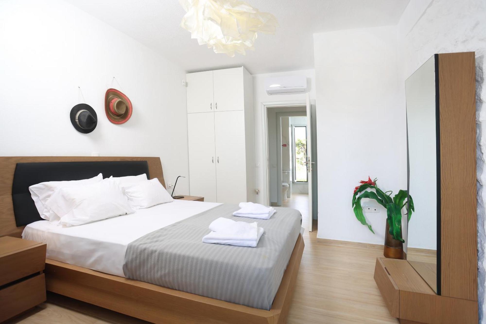 Villa Douglas - Private Pool, Bbq, 4Bdrms, View Pefkochori Exteriör bild